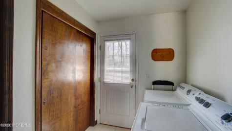 8 Sherman Court Manalapan NJ 07726