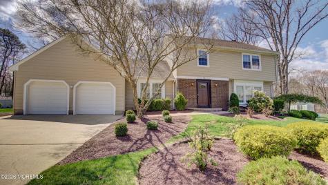 8 Sherman Court Manalapan NJ 07726