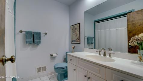 8 Sherman Court Manalapan NJ 07726