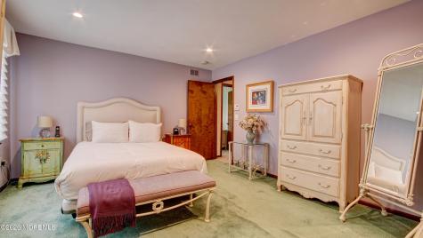 8 Sherman Court Manalapan NJ 07726