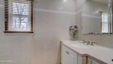 8 Sherman Court Manalapan NJ 07726