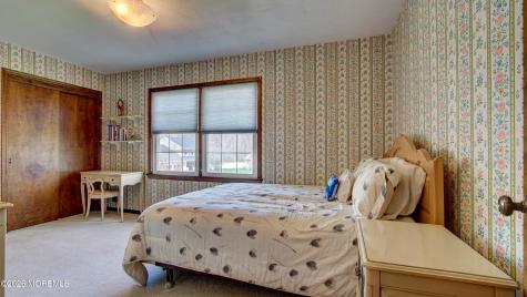 8 Sherman Court Manalapan NJ 07726