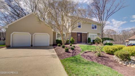 8 Sherman Court Manalapan NJ 07726