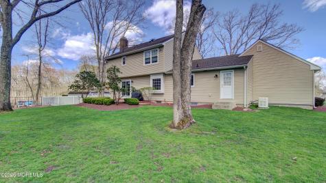 8 Sherman Court Manalapan NJ 07726