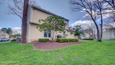 8 Sherman Court Manalapan NJ 07726