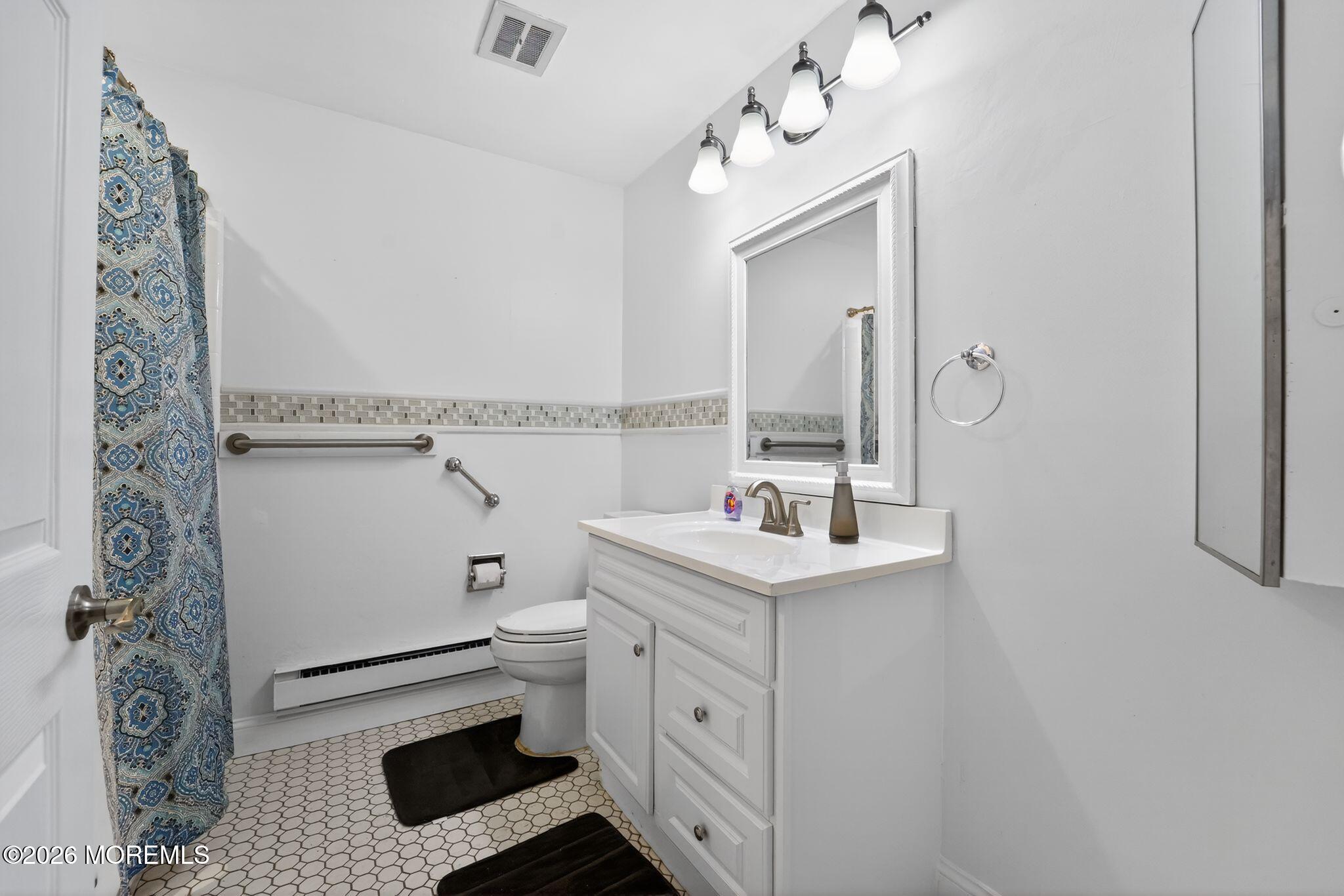 1263B Hamilton Court Lakewood NJ 08701