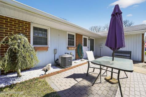 1263B Hamilton Court Lakewood NJ 08701