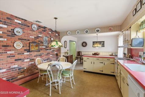 649 Spray Avenue Beachwood NJ 08722