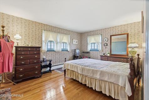 649 Spray Avenue Beachwood NJ 08722