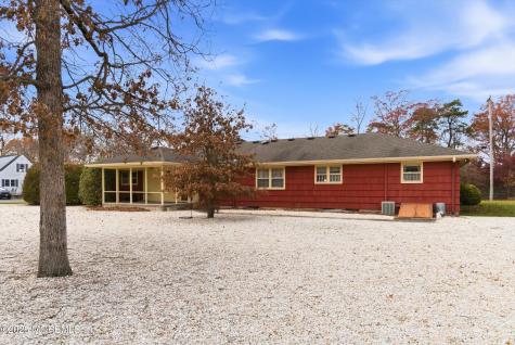 649 Spray Avenue Beachwood NJ 08722