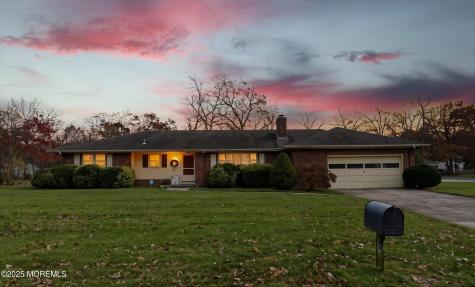 649 Spray Avenue Beachwood NJ 08722