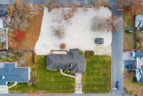 649 Spray Avenue Beachwood NJ 08722