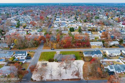649 Spray Avenue Beachwood NJ 08722