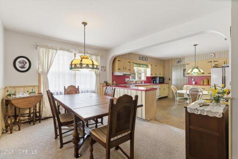 649 Spray Avenue Beachwood NJ 08722