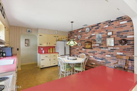 649 Spray Avenue Beachwood NJ 08722