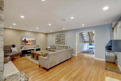 311 Park Avenue Oakhurst NJ 07755
