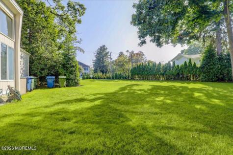 311 Park Avenue Oakhurst NJ 07755