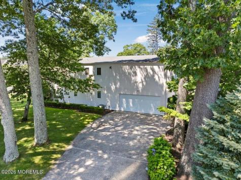311 Park Avenue Oakhurst NJ 07755