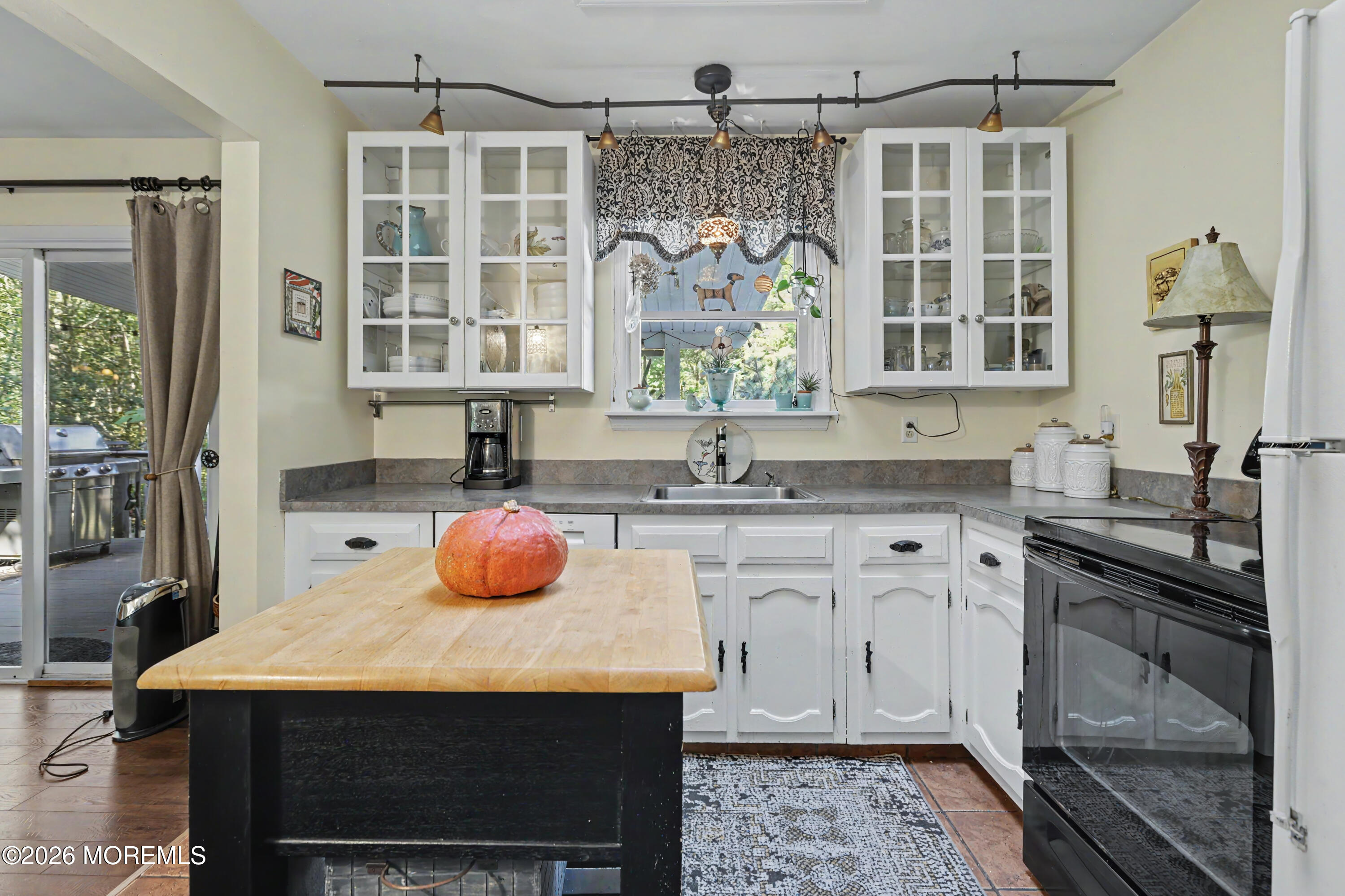 347 E Millstream Road Cream Ridge NJ 08514