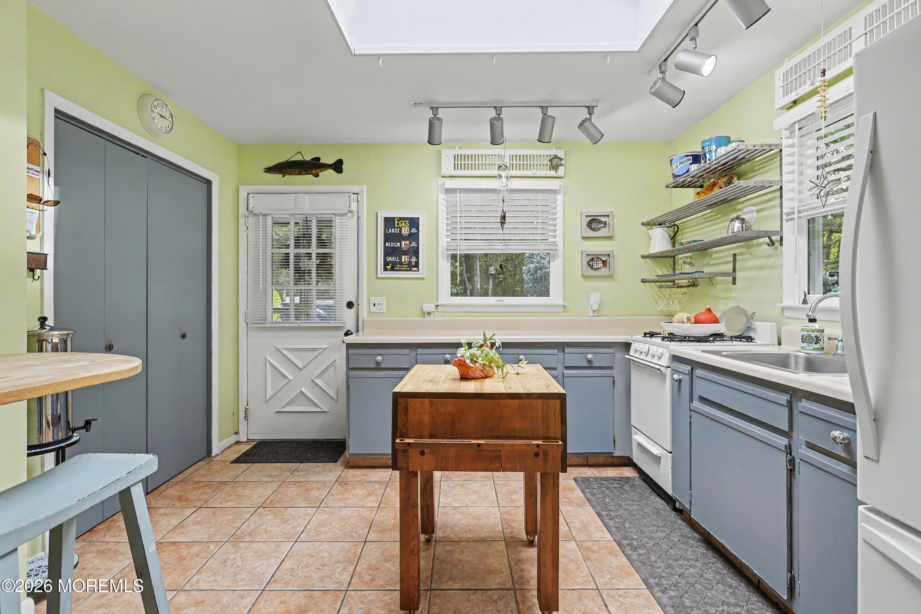 347 E Millstream Road Cream Ridge NJ 08514