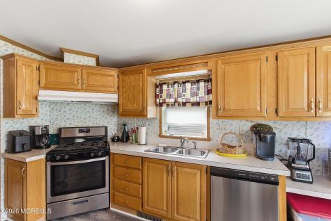523 Momosa Drive Whiting NJ 08759