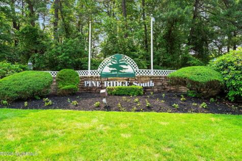 523 Momosa Drive Whiting NJ 08759