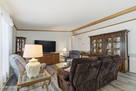 523 Momosa Drive Whiting NJ 08759