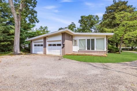 408 S Lake Drive Lakewood NJ 08701