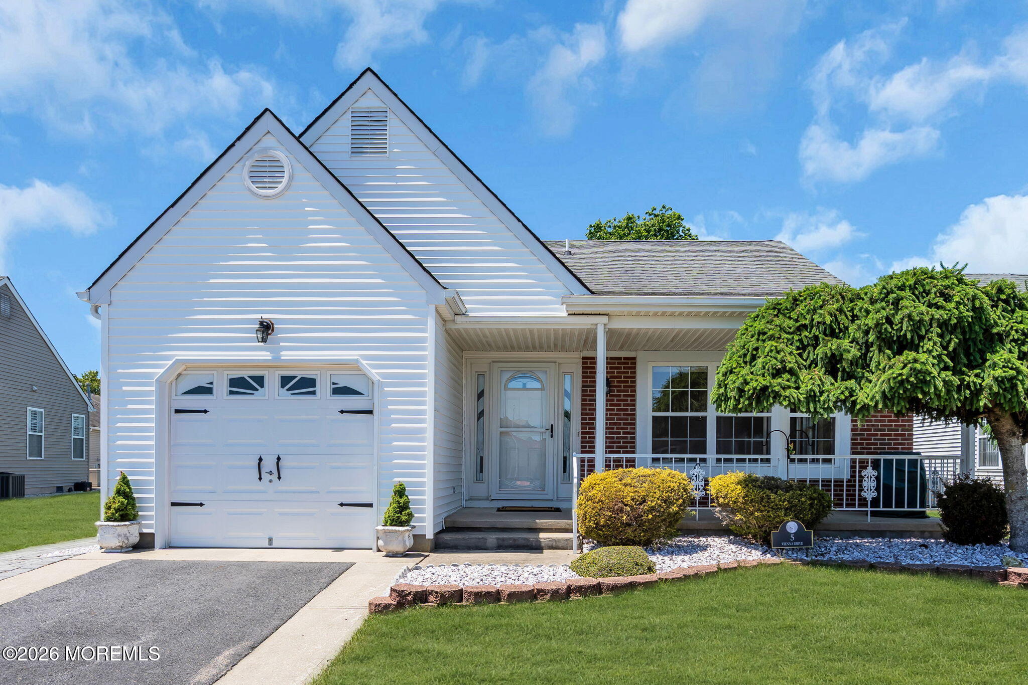 5 Vienna Drive Toms River NJ 08757