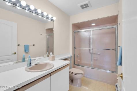 5 Vienna Drive Toms River NJ 08757