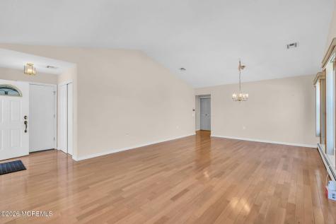 5 Vienna Drive Toms River NJ 08757