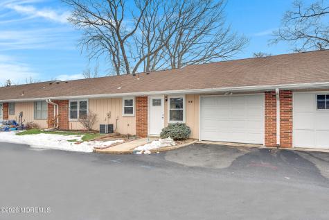 111B Edinburgh Lane Lakewood NJ 08701