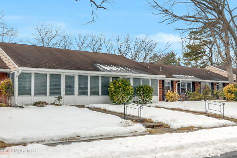 111B Edinburgh Lane Lakewood NJ 08701