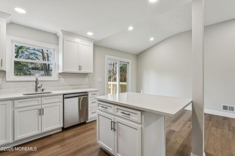 886 Raleigh Drive Toms River NJ 08753