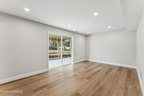 886 Raleigh Drive Toms River NJ 08753