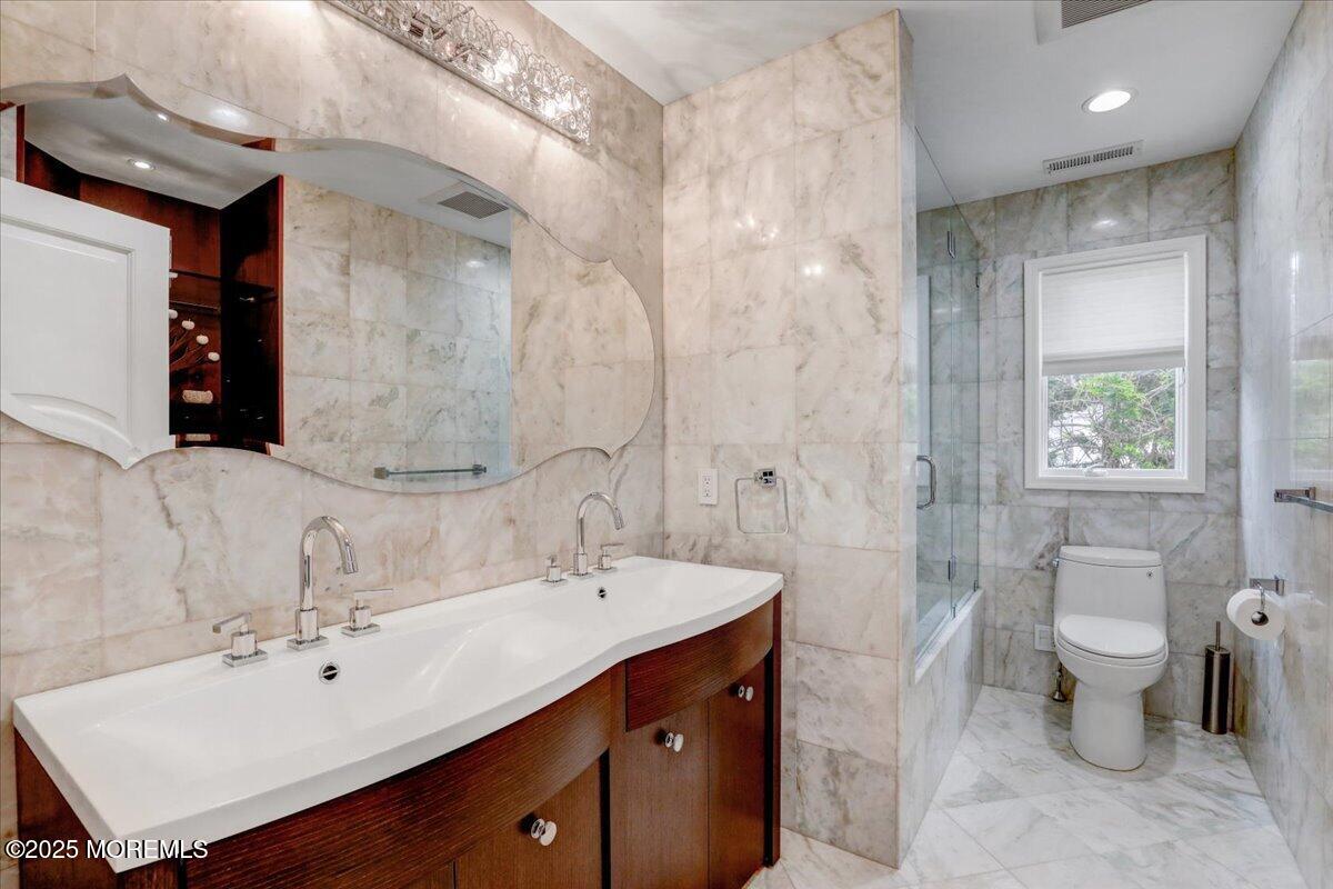 11 Hemingway Court Morganville NJ 07751