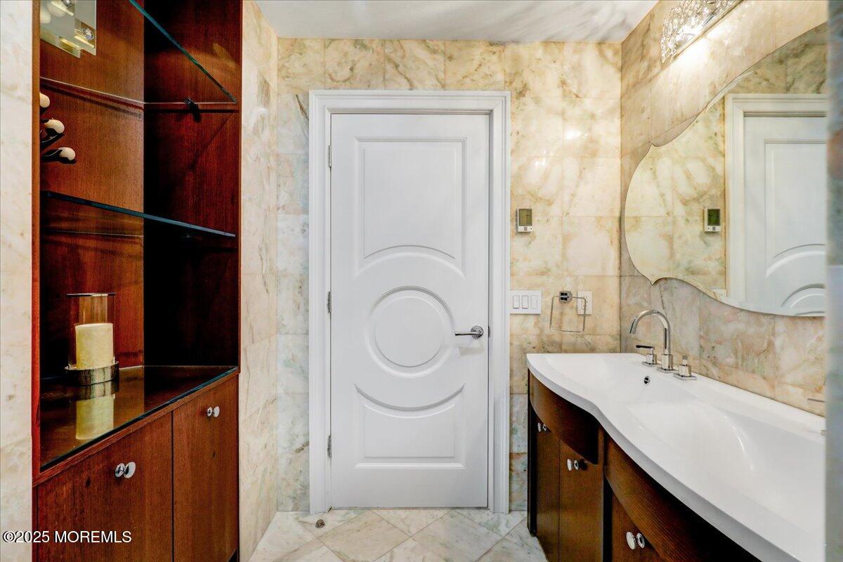 11 Hemingway Court Morganville NJ 07751