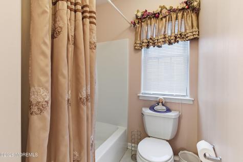1 Ravenwood Court Bayville NJ 08721