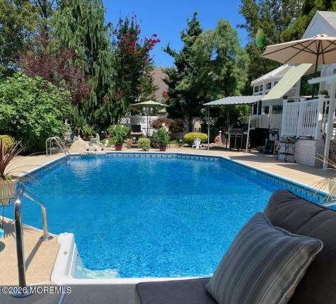 1 Ravenwood Court Bayville NJ 08721