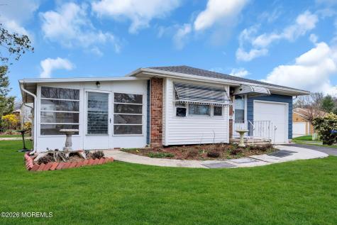 25 Gardenia Way Toms River NJ 08755