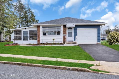 25 Gardenia Way Toms River NJ 08755