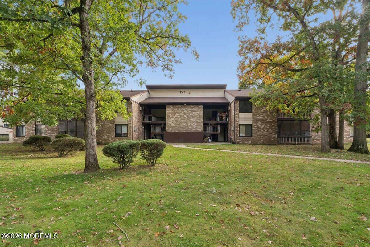 127 Amberly Drive Manalapan NJ 07726