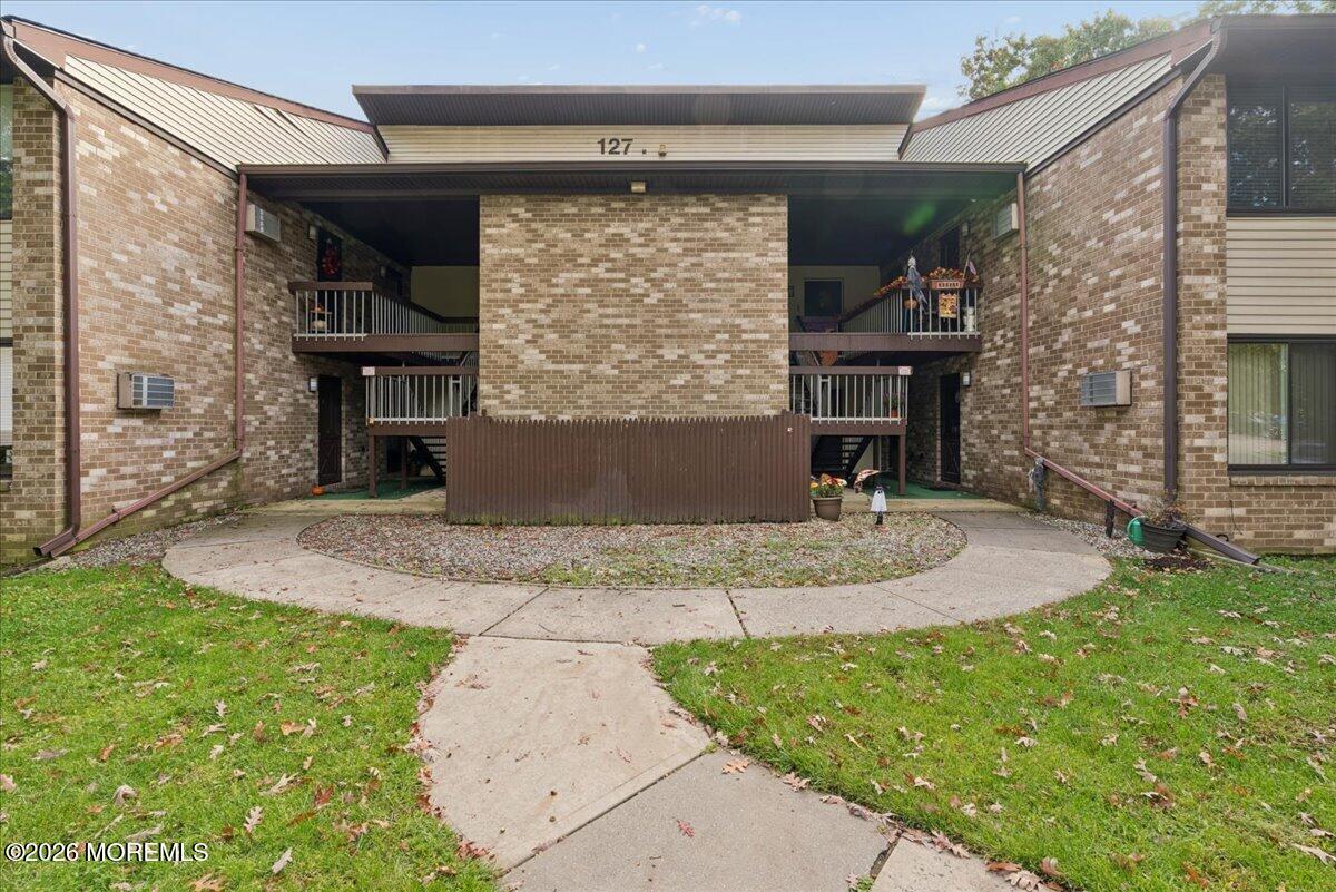 127 Amberly Drive Manalapan NJ 07726