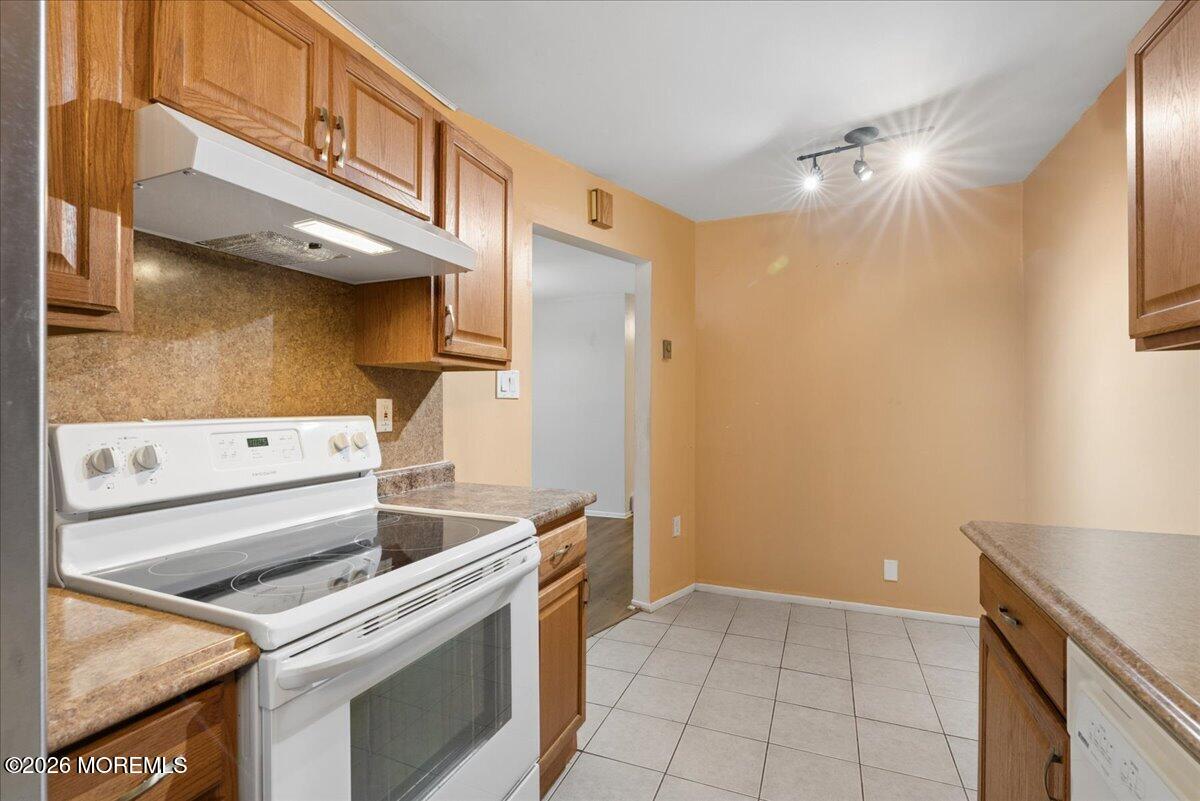 127 Amberly Drive Manalapan NJ 07726