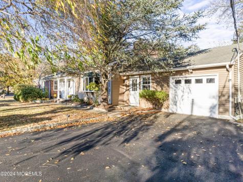 2 Deercrest Drive Holmdel NJ 07733