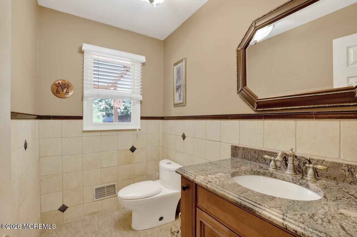 6 Kimberly Court Manalapan NJ 07726