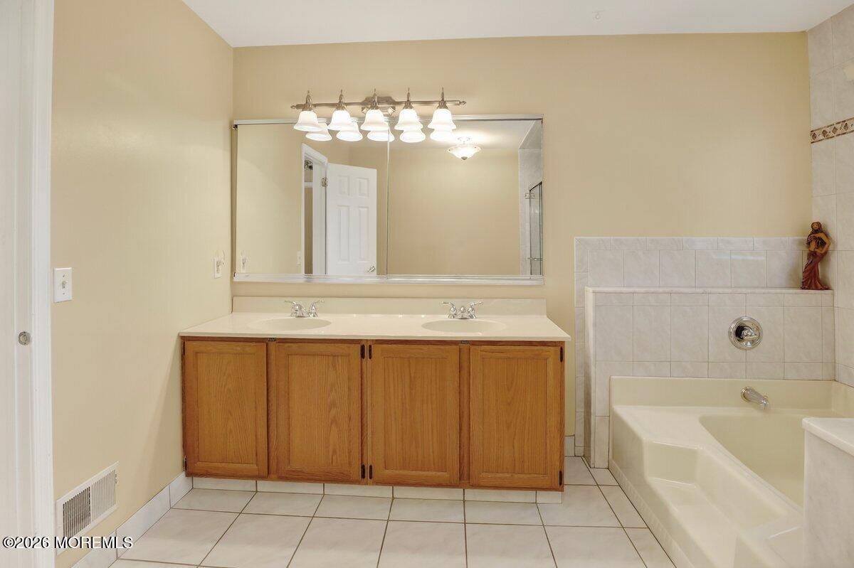 6 Kimberly Court Manalapan NJ 07726