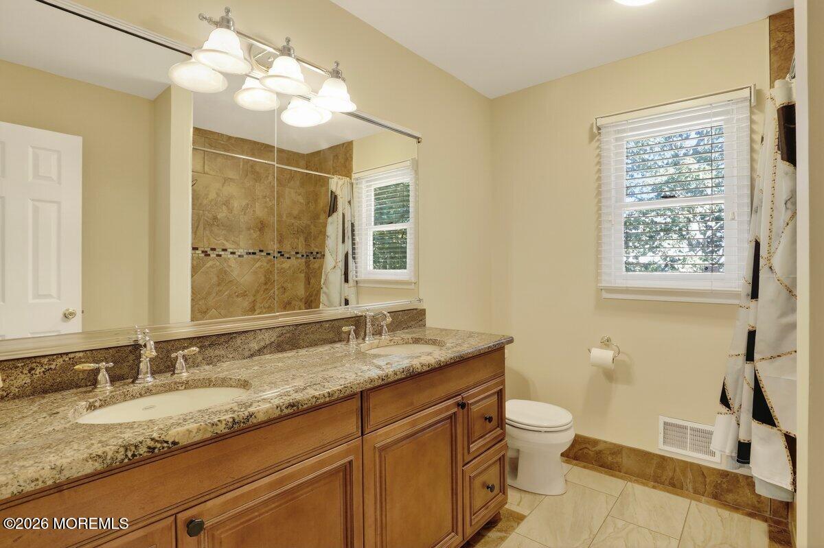 6 Kimberly Court Manalapan NJ 07726
