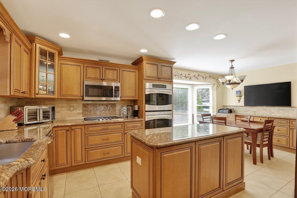 6 Kimberly Court Manalapan NJ 07726