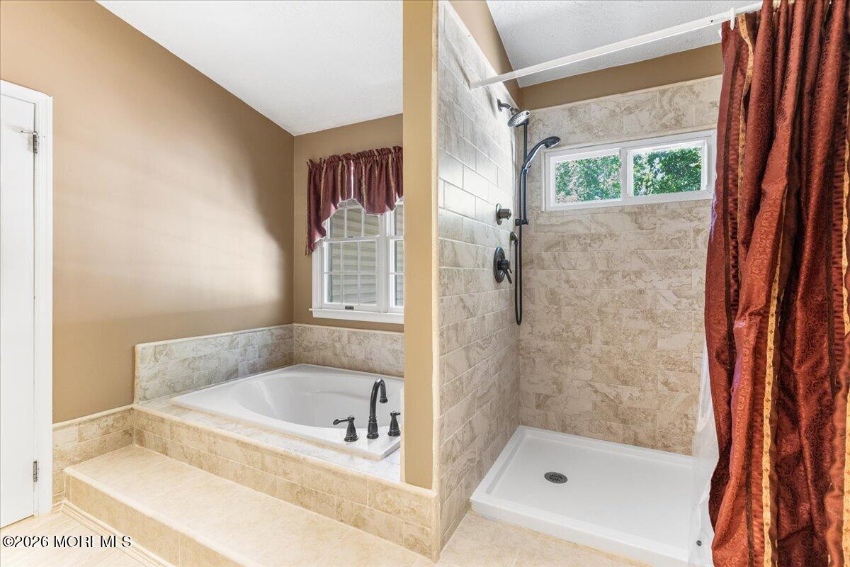 8 Grover Court Jackson NJ 08527